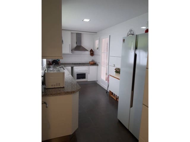 2 soverom Leilighet til leie i Almuñécar med svømmebasseng garasje - € 1 300 (Ref: 6912990)