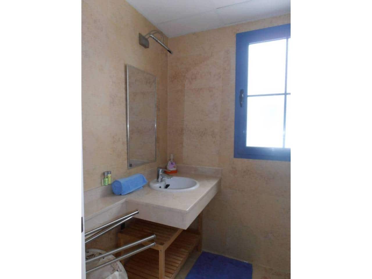 2 soveværelse Lejlighed til leje i Almunecar med swimmingpool garage - € 850 (Ref: 6912992)