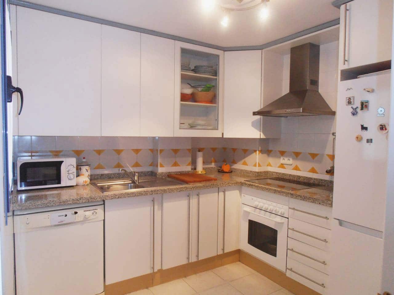 2 Zimmer Apartment zu vermieten in Almunecar mit Pool Garage - 850 € (Ref: 6912994)