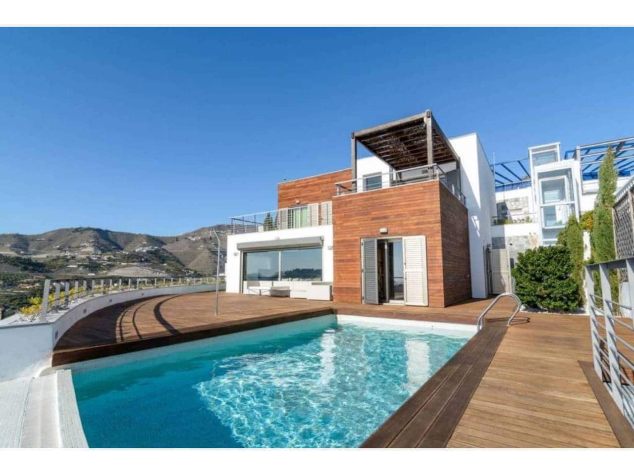 4 quarto Moradia para arrendamento para férias em Almunecar com piscina Garagem - 3 850 € (Ref: 6913120)