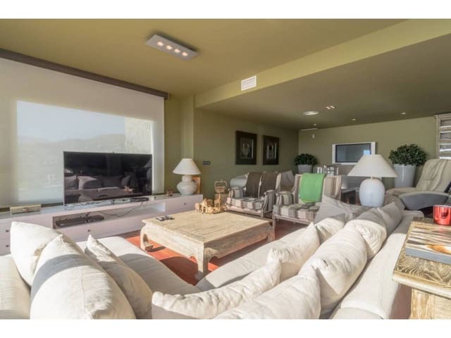 4 bedroom Villa for holiday rental in Almuñécar with pool garage - € 3,850 (Ref: 6913120)