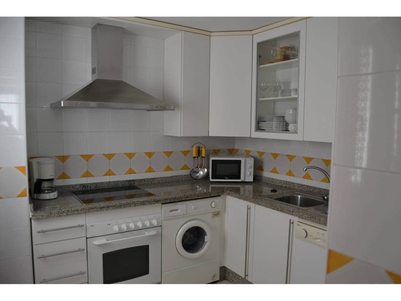 2 soveværelse Lejlighed til leje i Almunecar med swimmingpool garage - € 960 (Ref: 7314900)