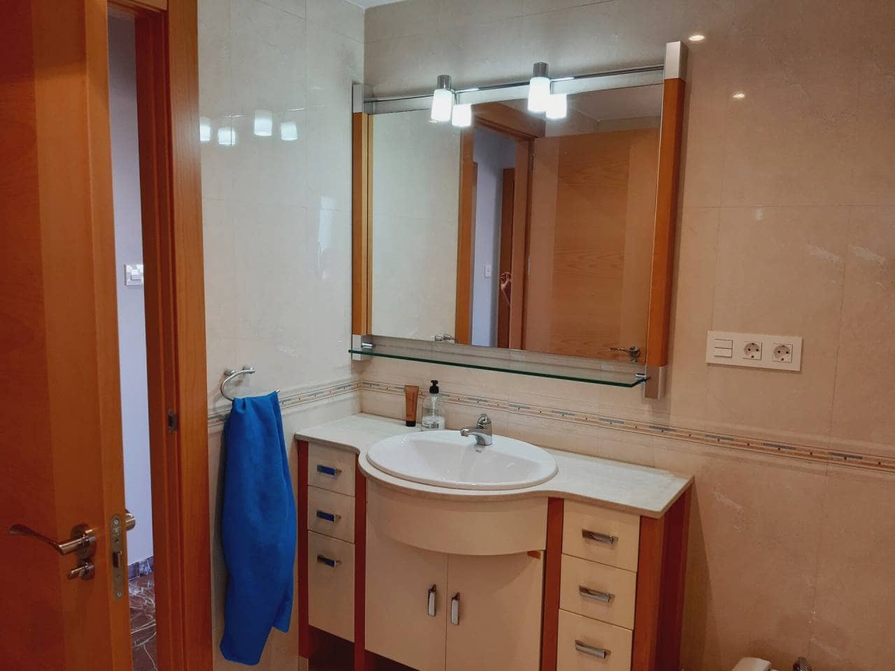 Ático de 2 habitaciones en Granada ciudad en alquiler con garaje - 950 € (Ref: 7725244)