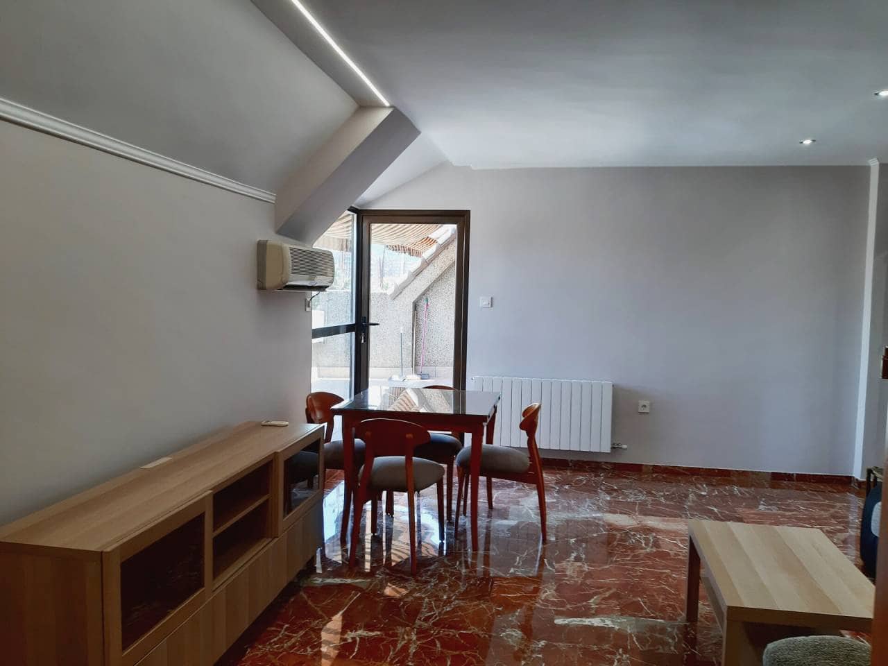 Ático de 2 habitaciones en Granada ciudad en alquiler con garaje - 950 € (Ref: 7725244)