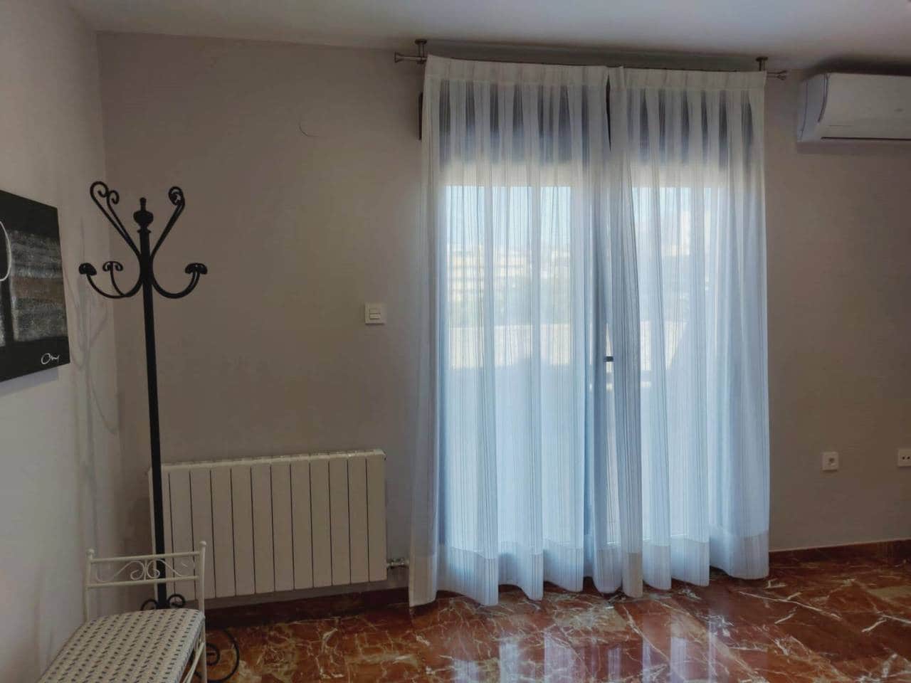 Ático de 2 habitaciones en Granada ciudad en alquiler con garaje - 950 € (Ref: 7725244)