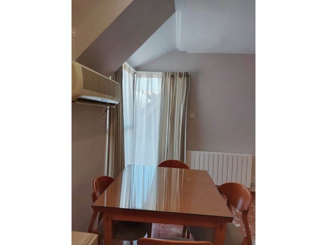 Ático de 2 habitaciones en Granada ciudad en alquiler con garaje - 950 € (Ref: 7725244)