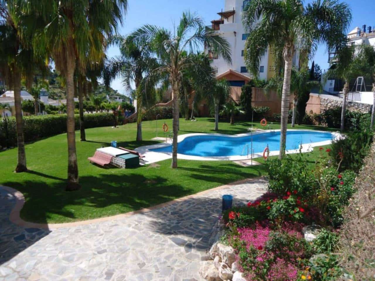 2 bedroom Apartment for rent in Almunecar with pool garage - € 800 (Ref: 7778924)