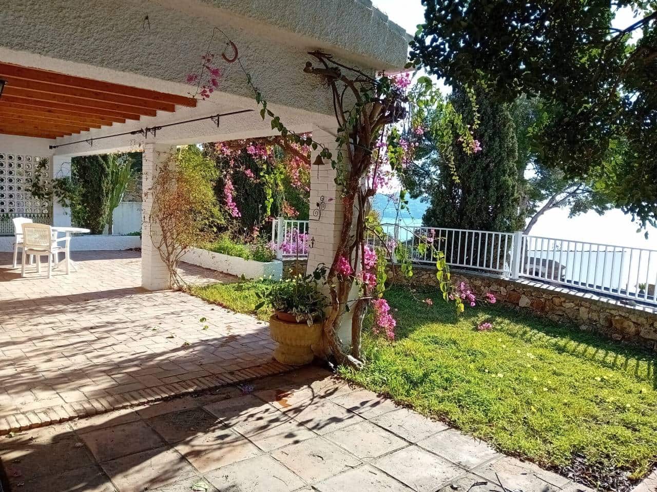 Villa/Maison de 3 chambres de location de vacances à Almunecar avec piscine garage - 1 200 € (Ref: 8123441)