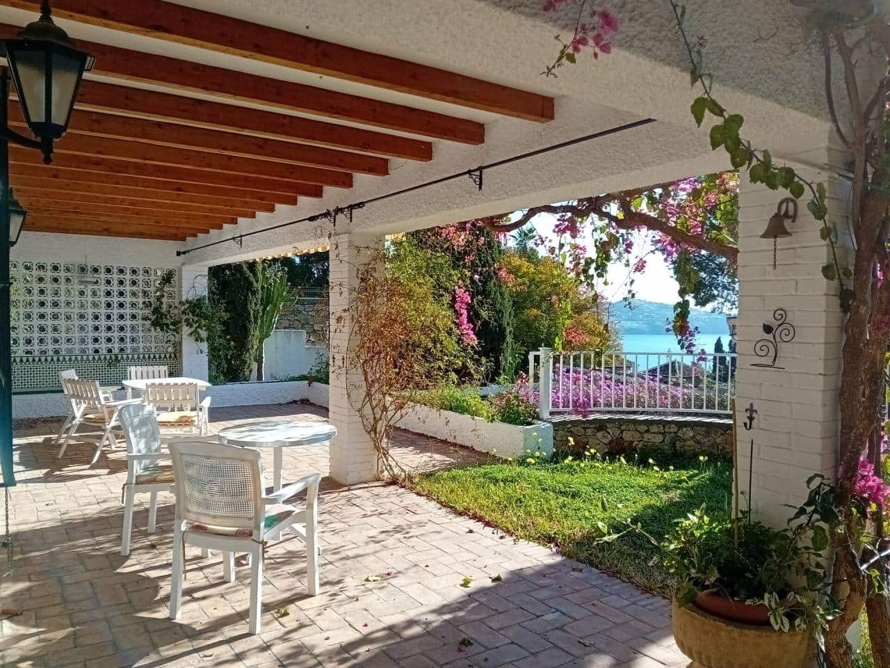 Villa/Maison de 3 chambres de location de vacances à Almunecar avec piscine garage - 1 200 € (Ref: 8123441)