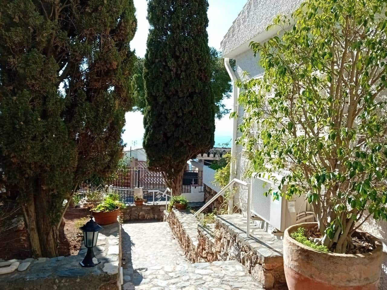 Villa/Maison de 3 chambres de location de vacances à Almunecar avec piscine garage - 1 200 € (Ref: 8123441)