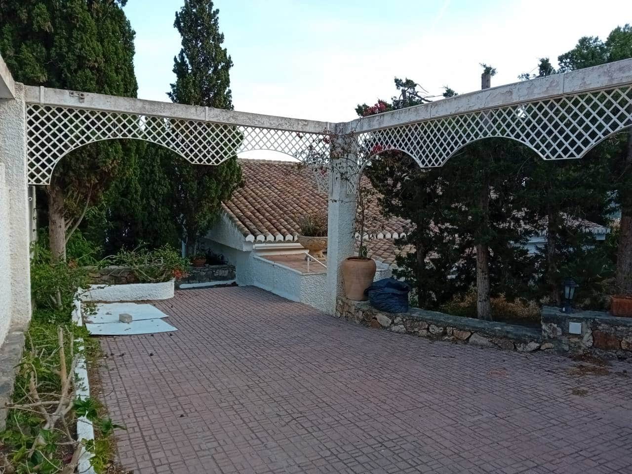 Villa/Maison de 3 chambres de location de vacances à Almunecar avec piscine garage - 1 200 € (Ref: 8123441)
