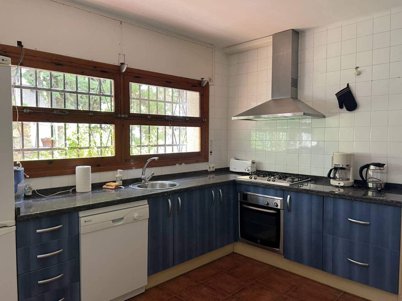   3 soveværelse   ferieVilla i Almunecar   med   swimmingpool  garage  - € 1.200 (Ref: 8123441)