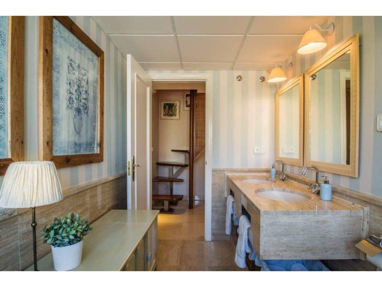 3 bedroom Penthouse for holiday rental in Taramay with pool garage - € 1,000 (Ref: 8238419)