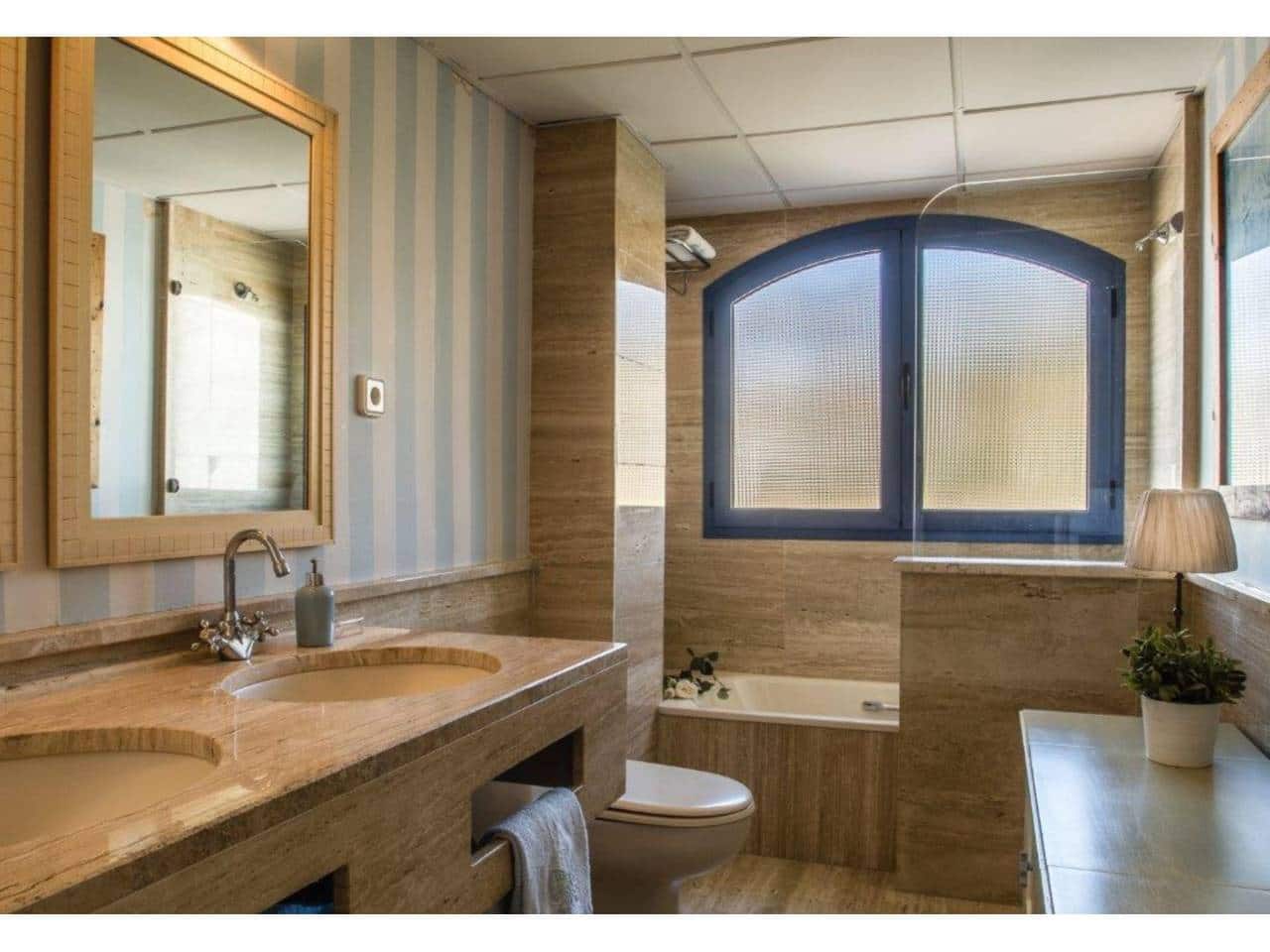 3 bedroom Penthouse for holiday rental in Taramay with pool garage - € 1,000 (Ref: 8238419)