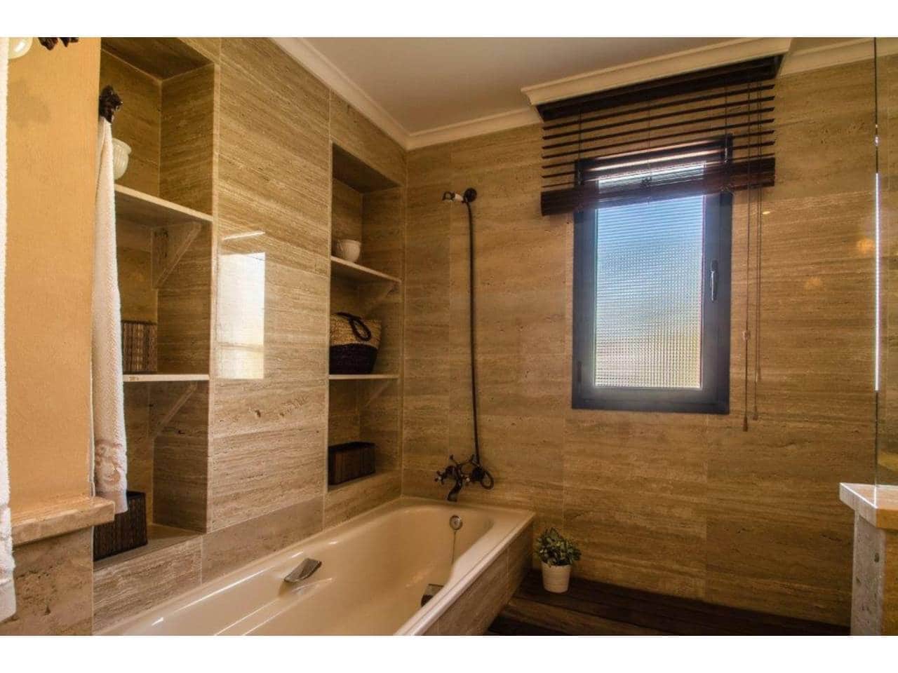 3 bedroom Penthouse for holiday rental in Taramay with pool garage - € 1,000 (Ref: 8238419)