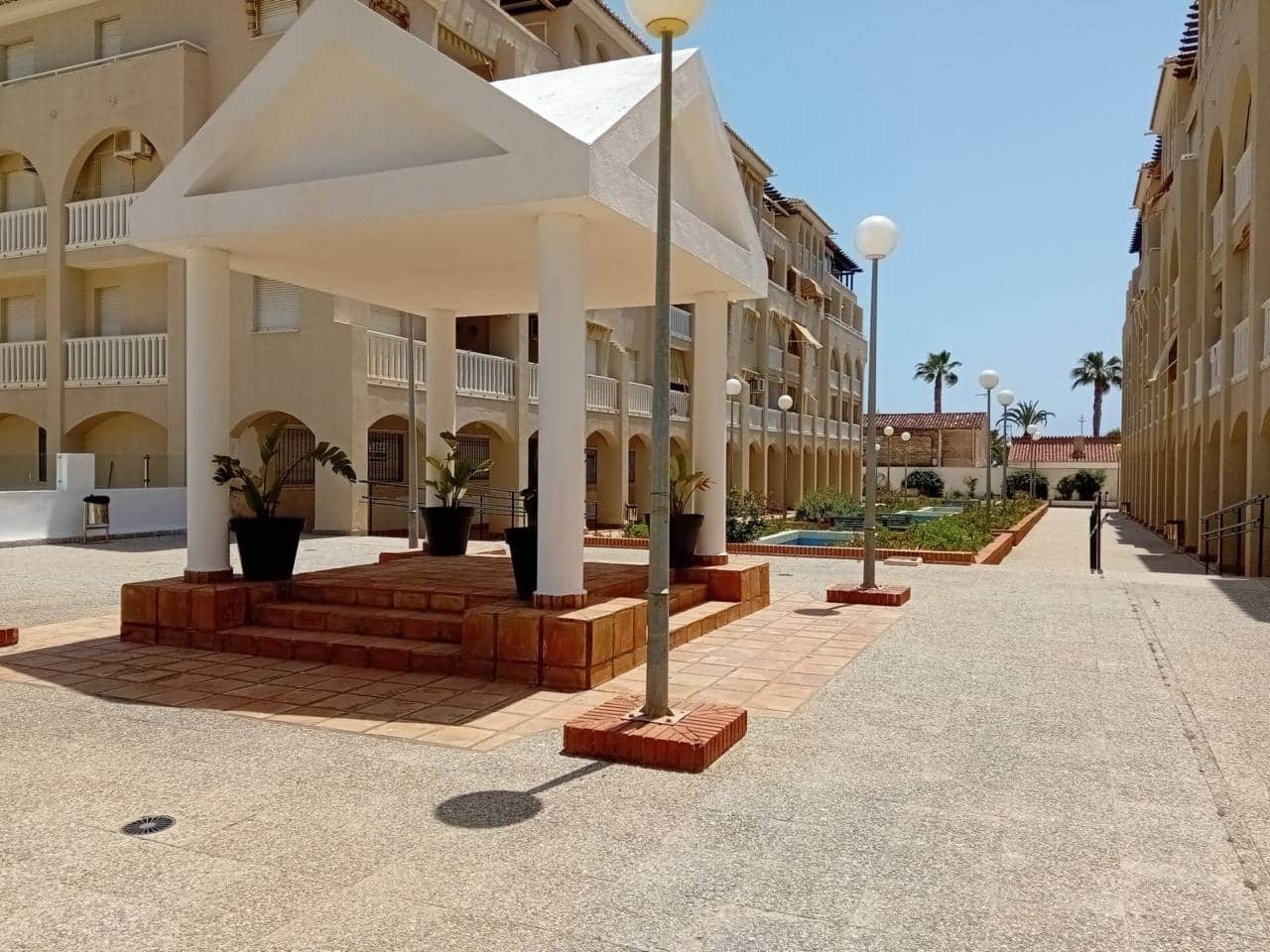 2 soveværelse Lejlighed til leje i Almunecar med swimmingpool - € 700 (Ref: 8594576)