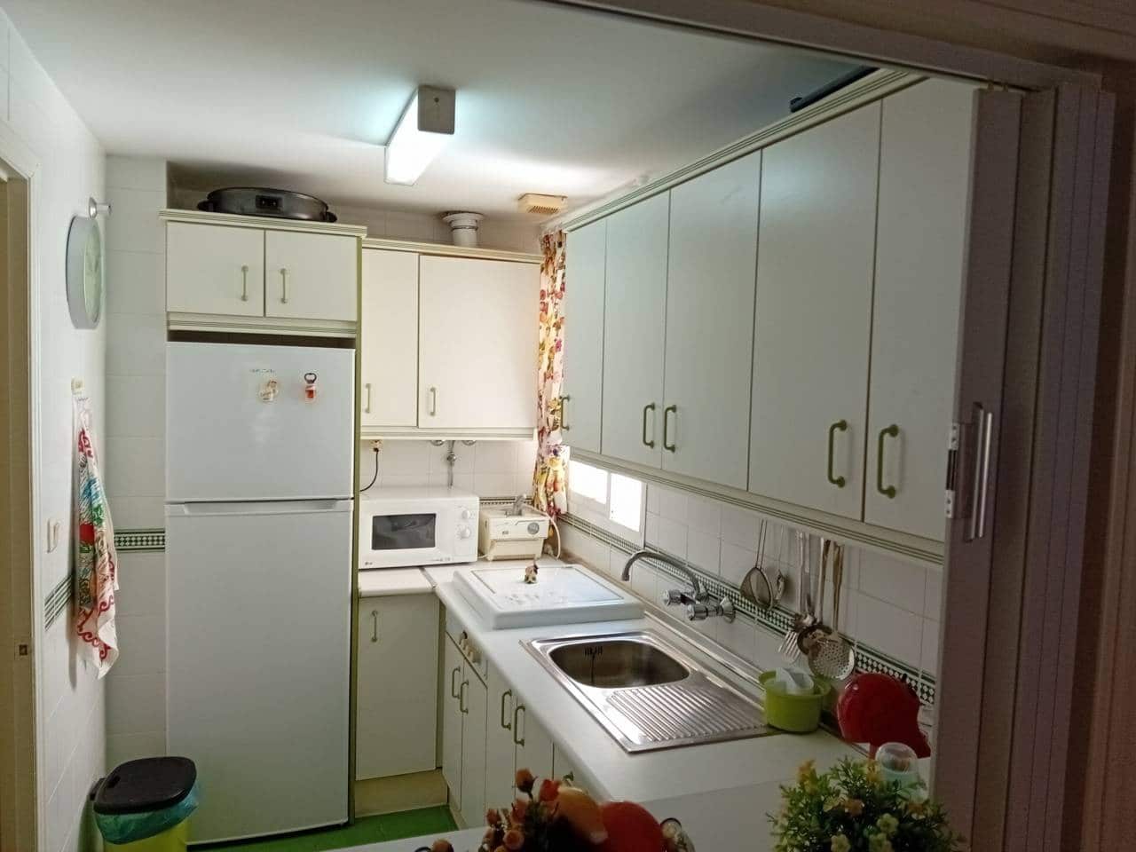 2 soveværelse Lejlighed til leje i Almunecar med swimmingpool - € 700 (Ref: 8594576)