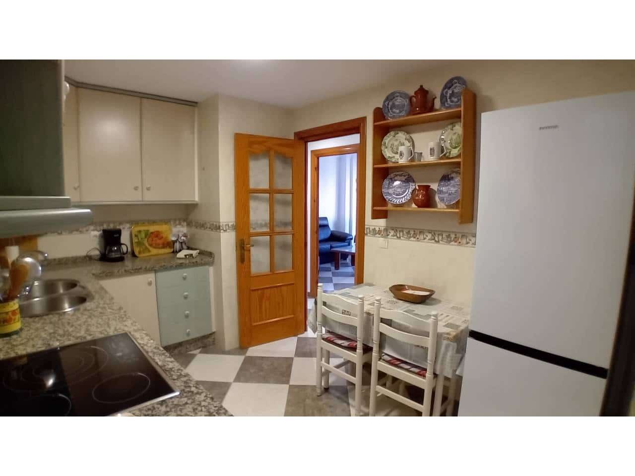 Appartement de 2 chambres à louer à Almunecar - 700 € (Ref: 9536559)