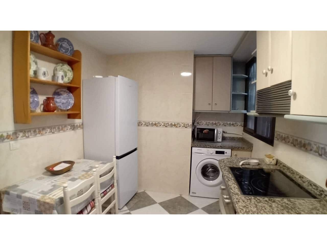 Appartement de 2 chambres à louer à Almunecar - 700 € (Ref: 9536559)