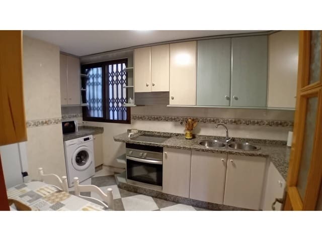 Appartement de 2 chambres à louer à Almuñécar - 700 € (Ref: 9536559)