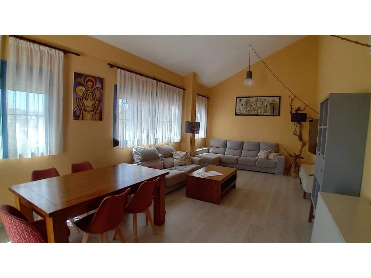 3 bedroom Penthouse for holiday rental in Taramay with pool garage - € 600 (Ref: 9790063)