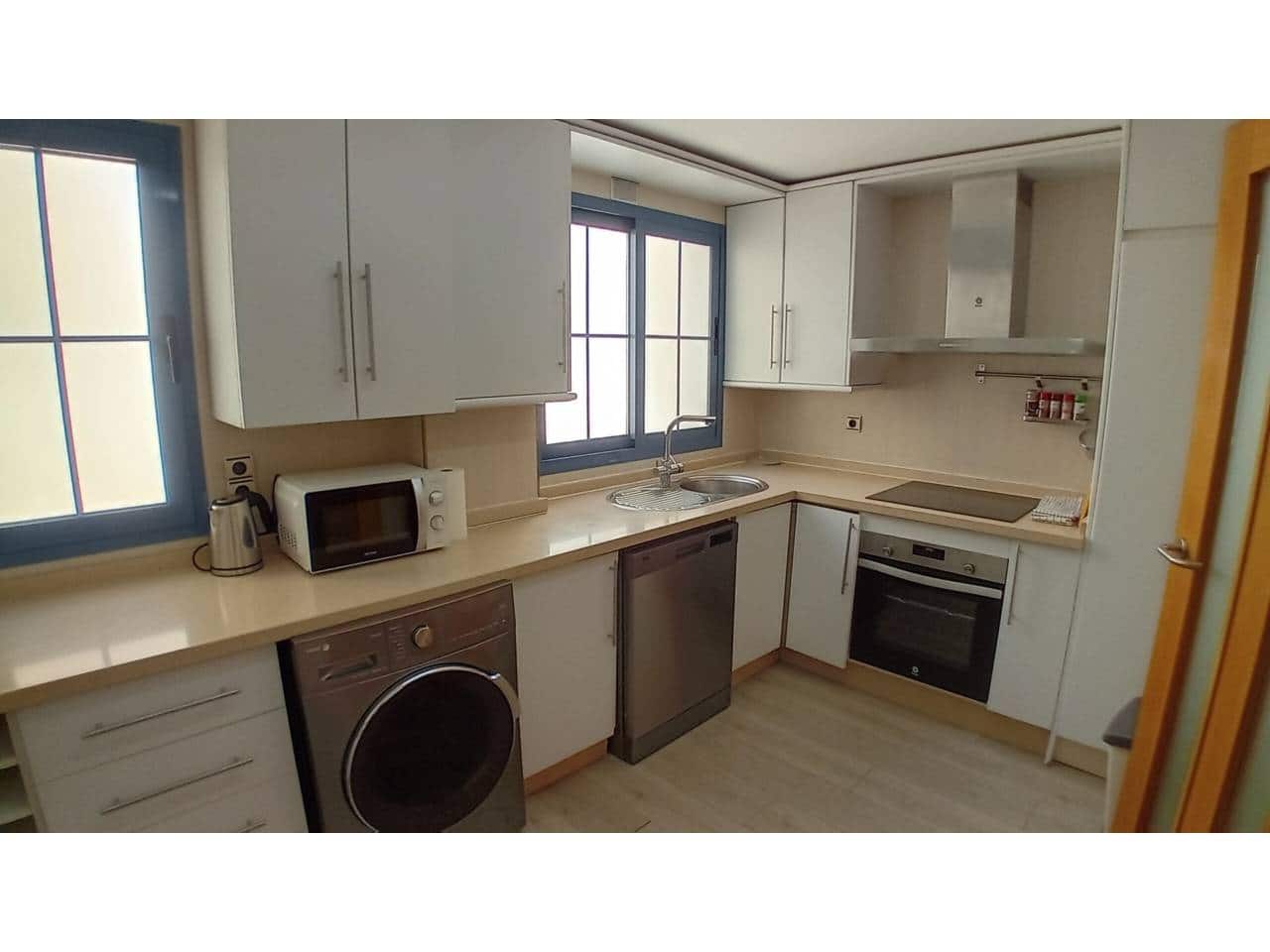 3 bedroom Penthouse for holiday rental in Taramay with pool garage - € 600 (Ref: 9790063)