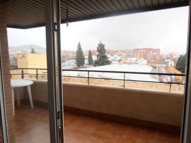 3 quarto Apartamento para arrendar em Granada cidade com piscina garagem - 1 000 € (Ref: 9819764)