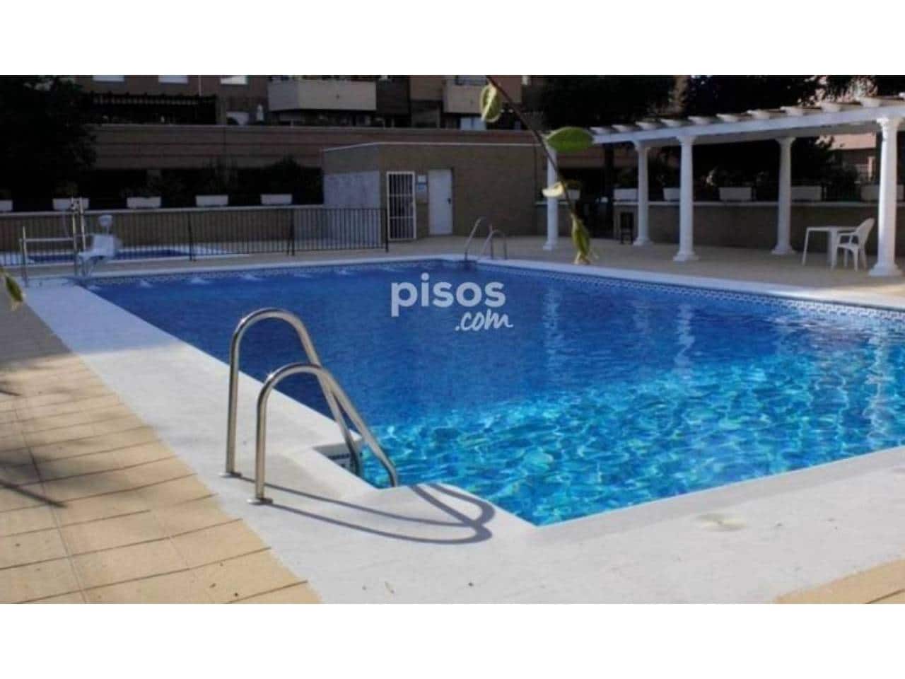 3 quarto Apartamento para arrendar em Granada cidade com piscina garagem - 1 000 € (Ref: 9819764)
