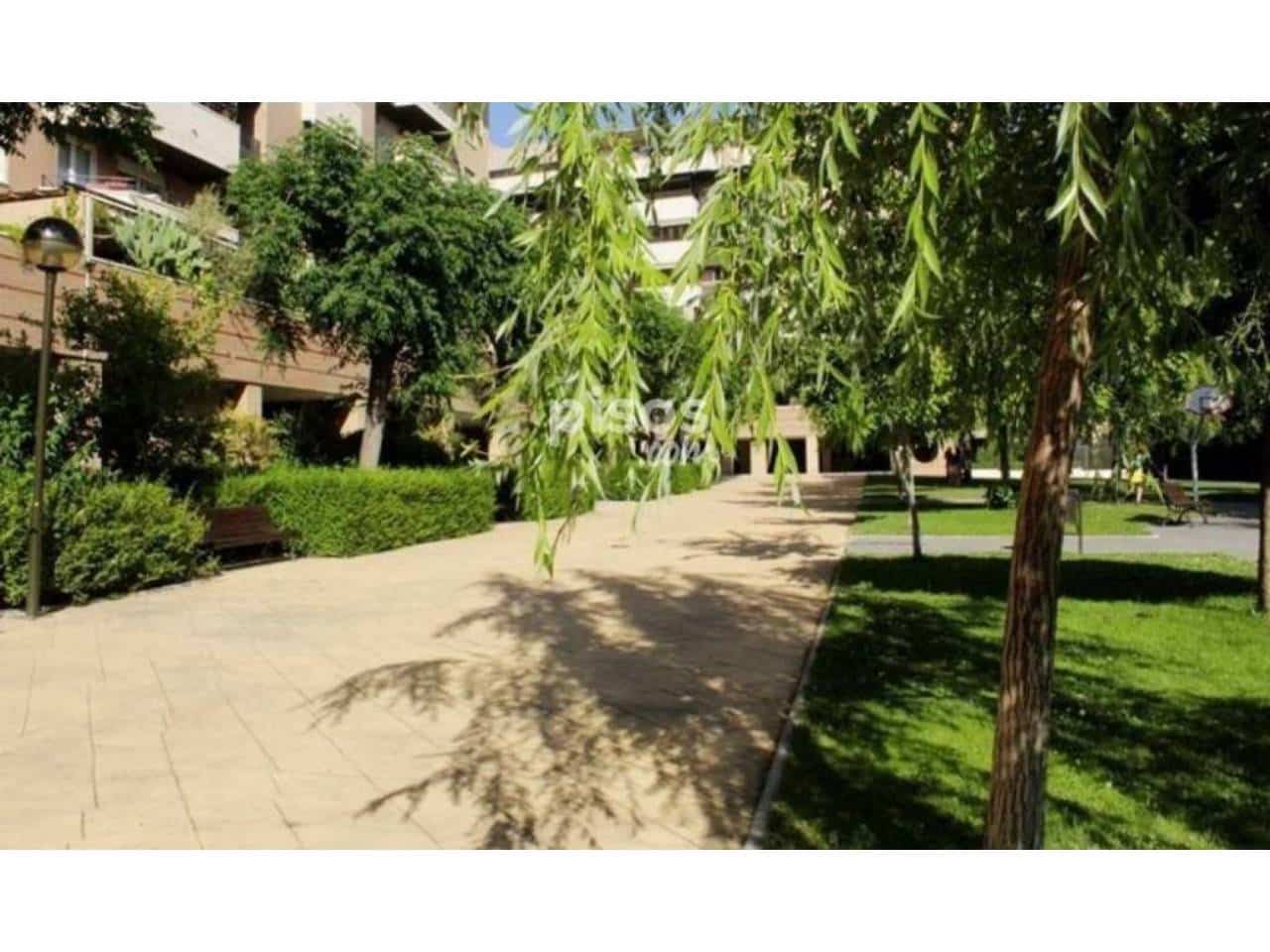 3 quarto Apartamento para arrendar em Granada cidade com piscina garagem - 1 000 € (Ref: 9819764)