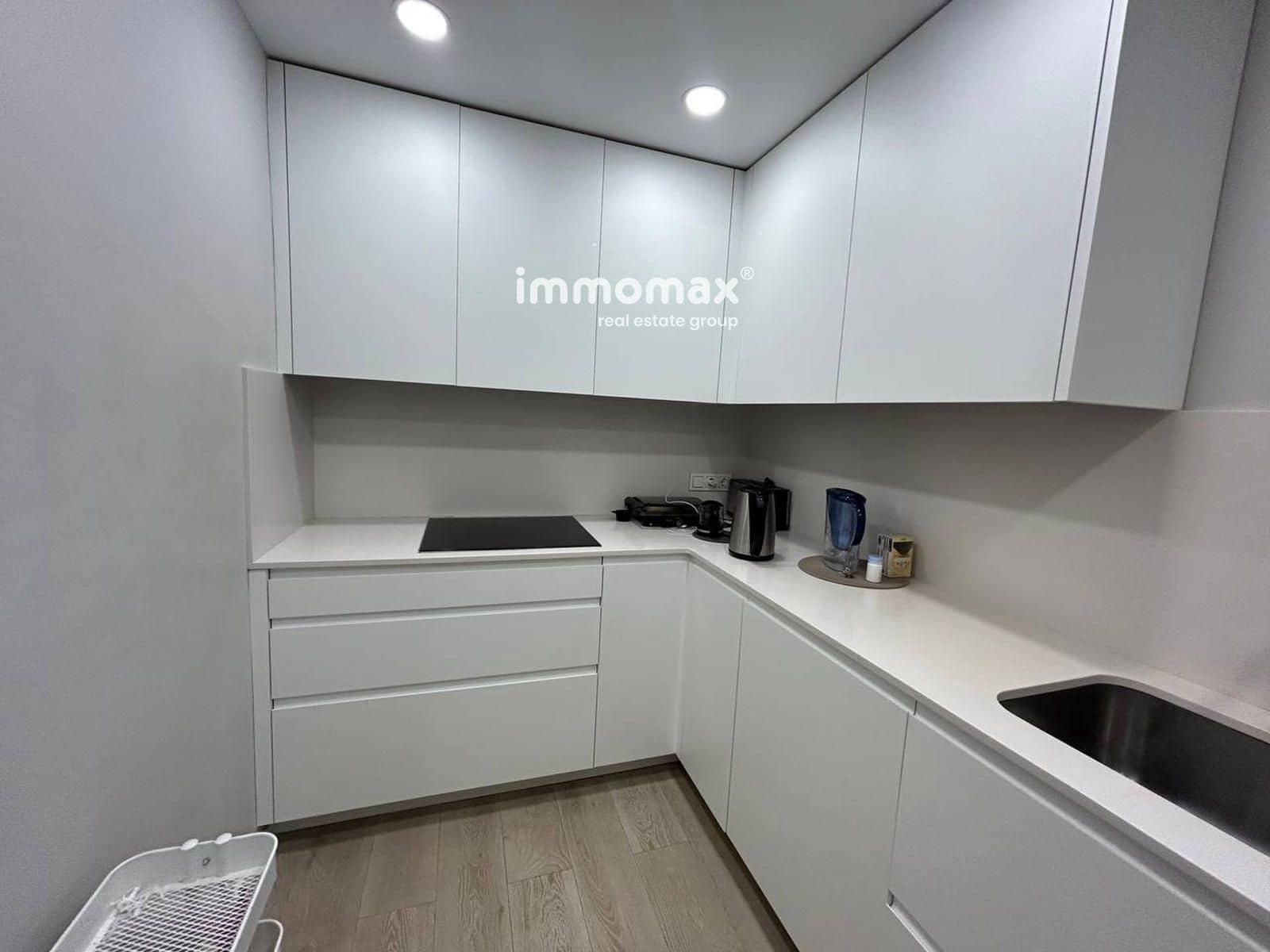 3 slaapkamer Flat te huur in Barcelona stad - € 2.500 (Ref: 10044199)