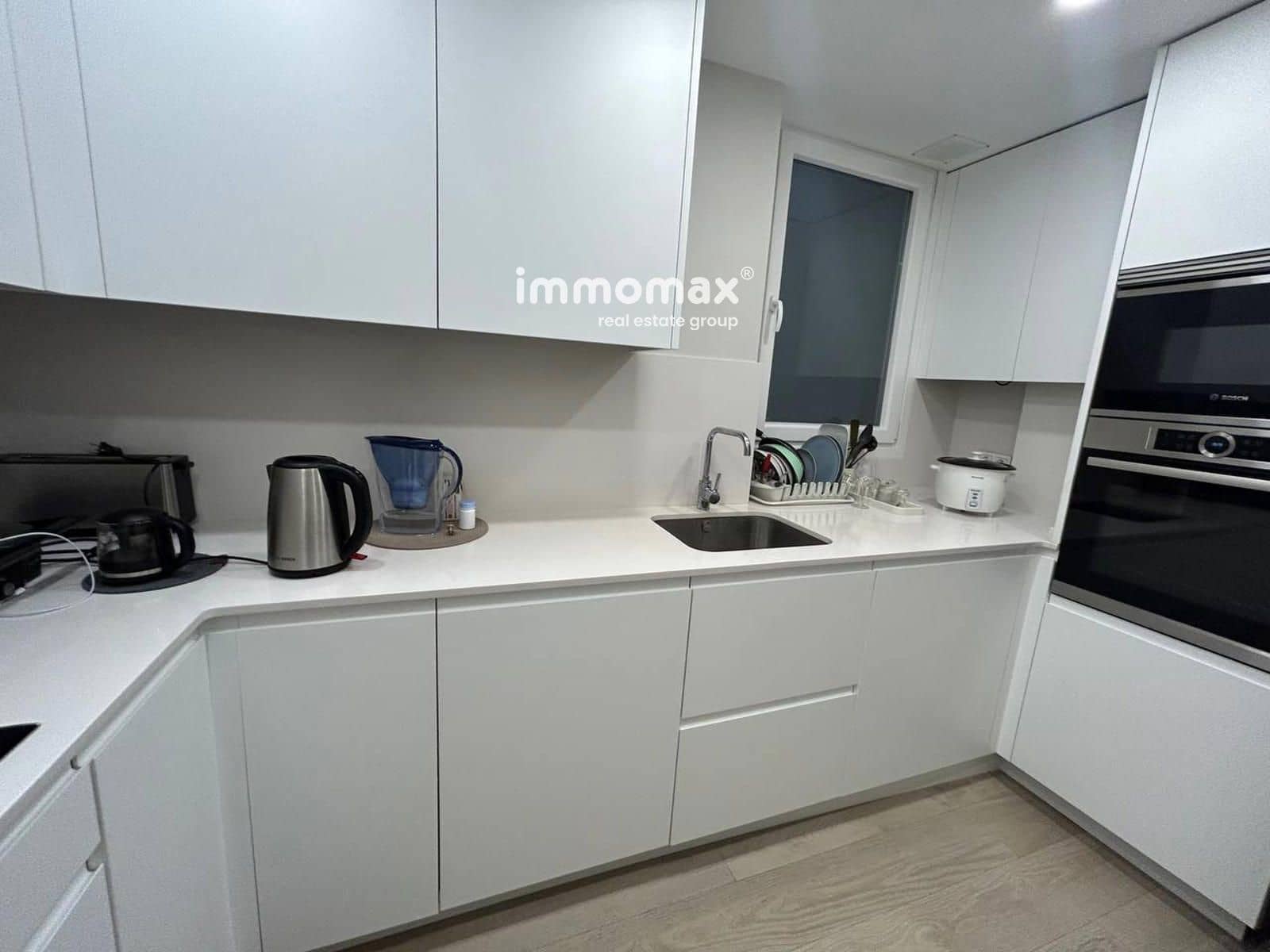 3 slaapkamer Flat te huur in Barcelona stad - € 2.500 (Ref: 10044199)