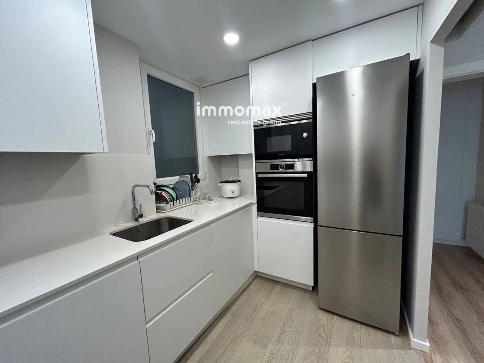 3 slaapkamer Flat te huur in Barcelona stad - € 2.500 (Ref: 10044199)
