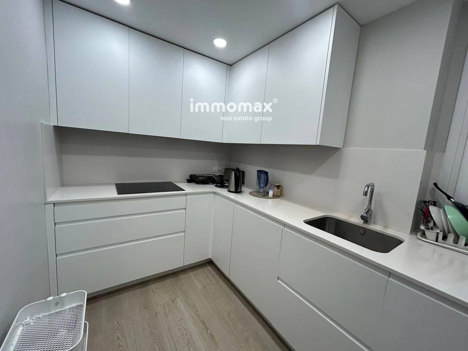3 slaapkamer Flat te huur in Barcelona stad - € 2.500 (Ref: 10044199)