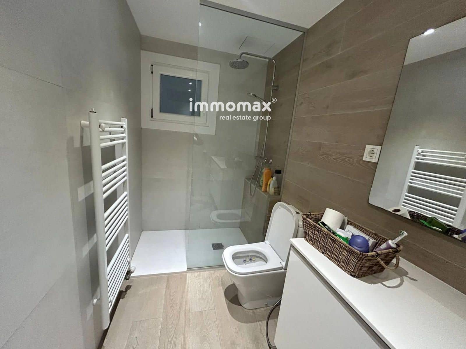 3 slaapkamer Flat te huur in Barcelona stad - € 2.500 (Ref: 10044199)