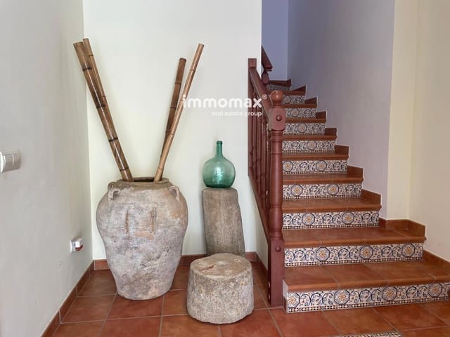 4 slaapkamer Villa te koop in Xerta met garage - € 283.500 (Ref: 10045873)
