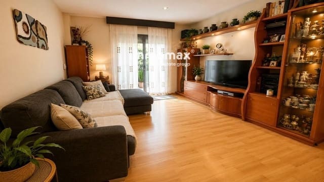 3 bedroom Flat for sale in Sant Feliu de Llobregat with garage - € 385,000 (Ref: 10101175)