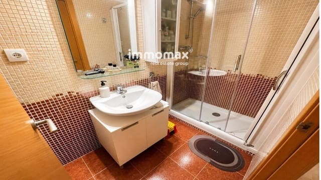 3 bedroom Flat for sale in Sant Feliu de Llobregat with garage - € 385,000 (Ref: 10101175)