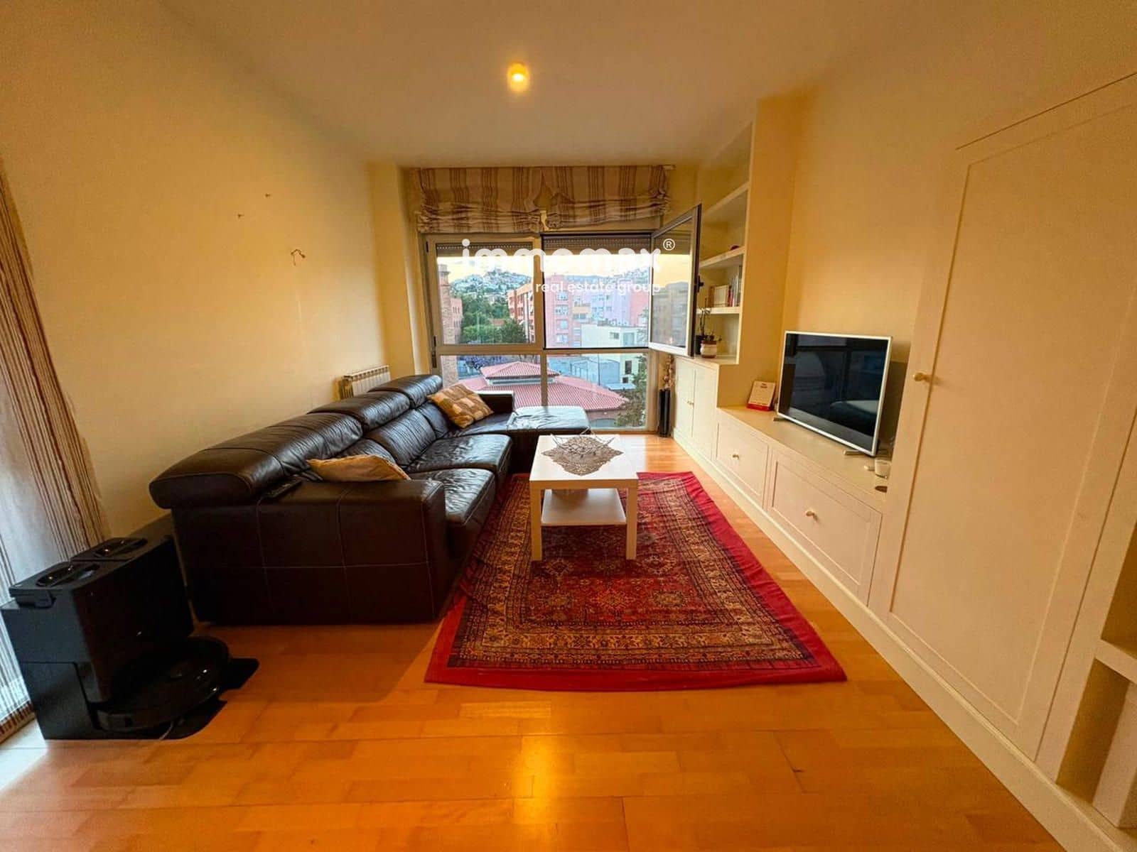 4 soveværelse Lejlighed til leje i Esplugues de Llobregat med garage - € 1.900 (Ref: 10104309)