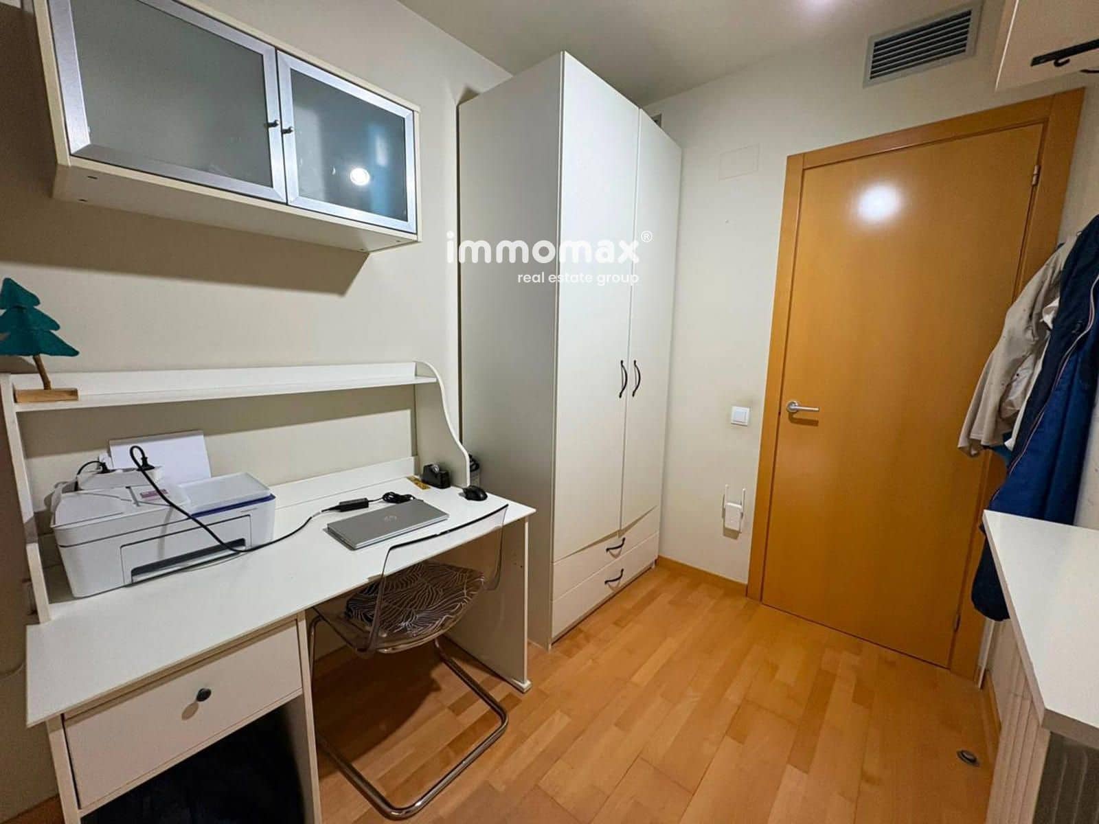4 soveværelse Lejlighed til leje i Esplugues de Llobregat med garage - € 1.900 (Ref: 10104309)