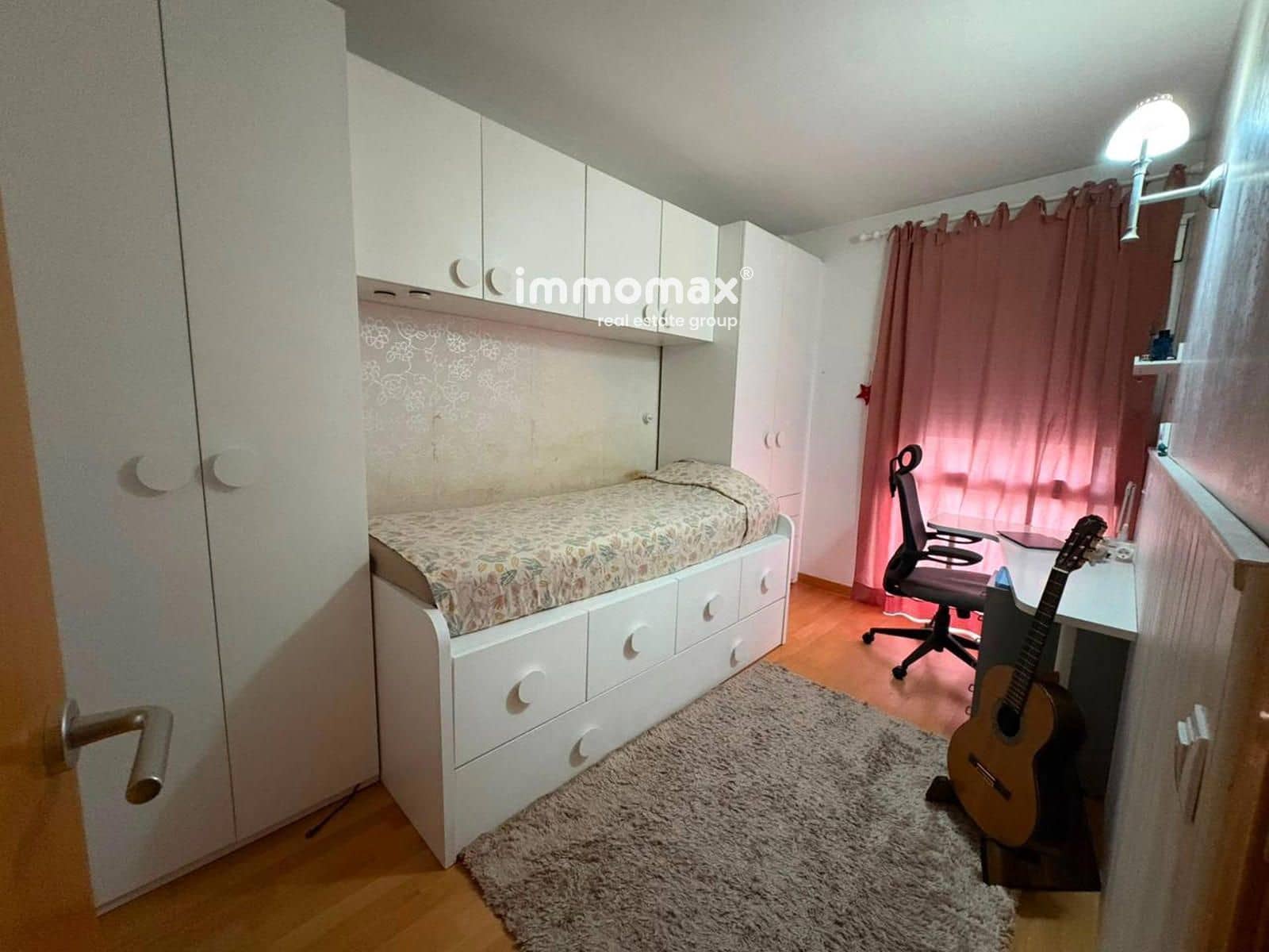 4 soveværelse Lejlighed til leje i Esplugues de Llobregat med garage - € 1.900 (Ref: 10104309)