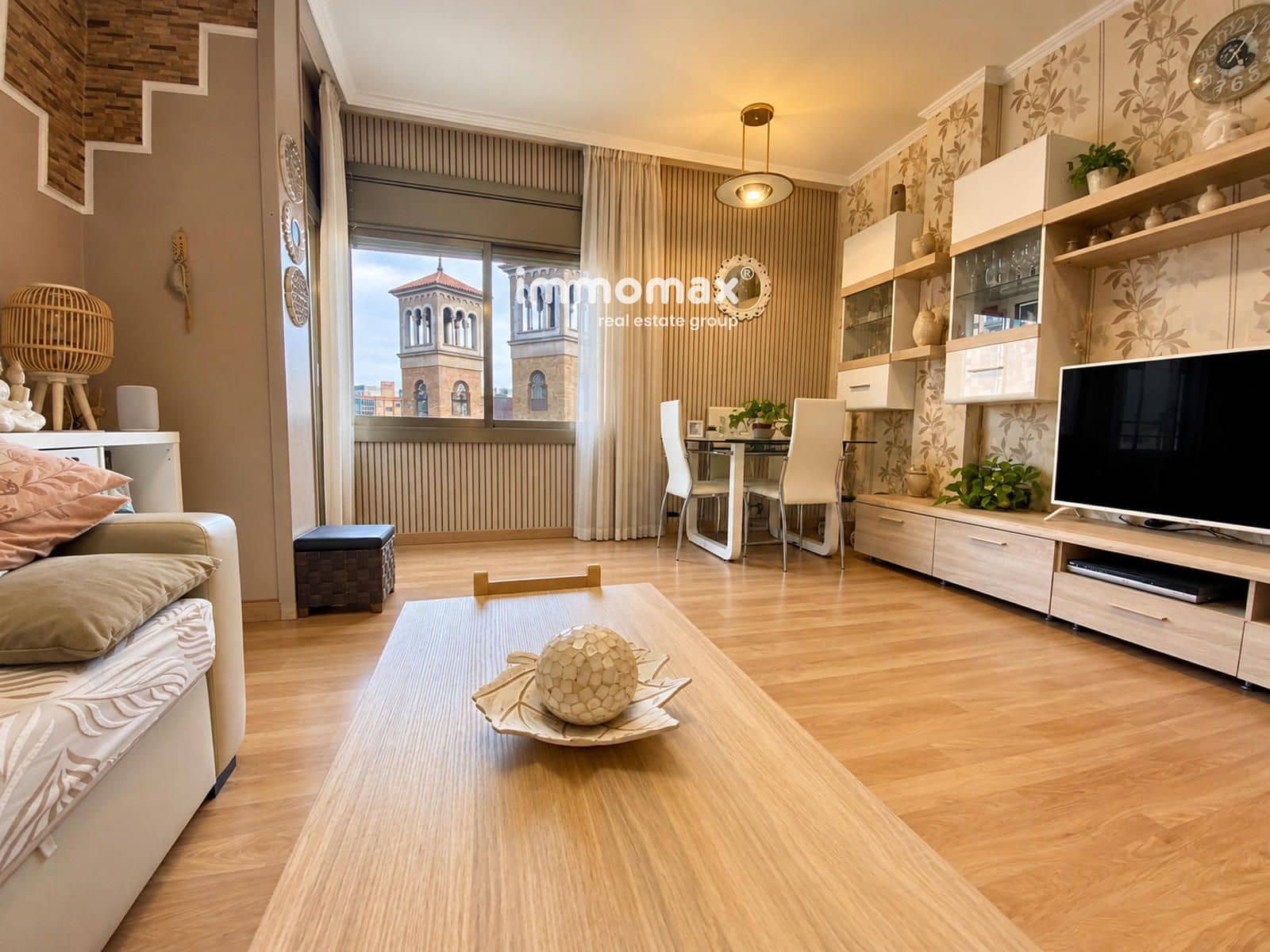 Piso de 3 habitaciones en L'Hospitalet de Llobregat en venta con garaje - 335.000 € (Ref: 10121062)