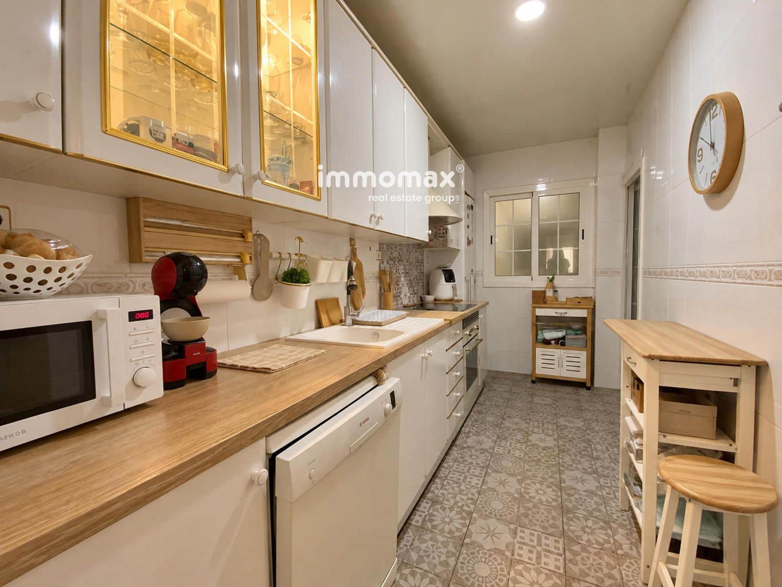 Piso de 3 habitaciones en L'Hospitalet de Llobregat en venta con garaje - 335.000 € (Ref: 10121062)