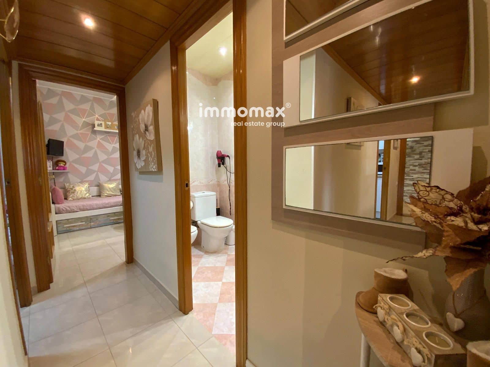 Piso de 3 habitaciones en L'Hospitalet de Llobregat en venta con garaje - 335.000 € (Ref: 10121062)