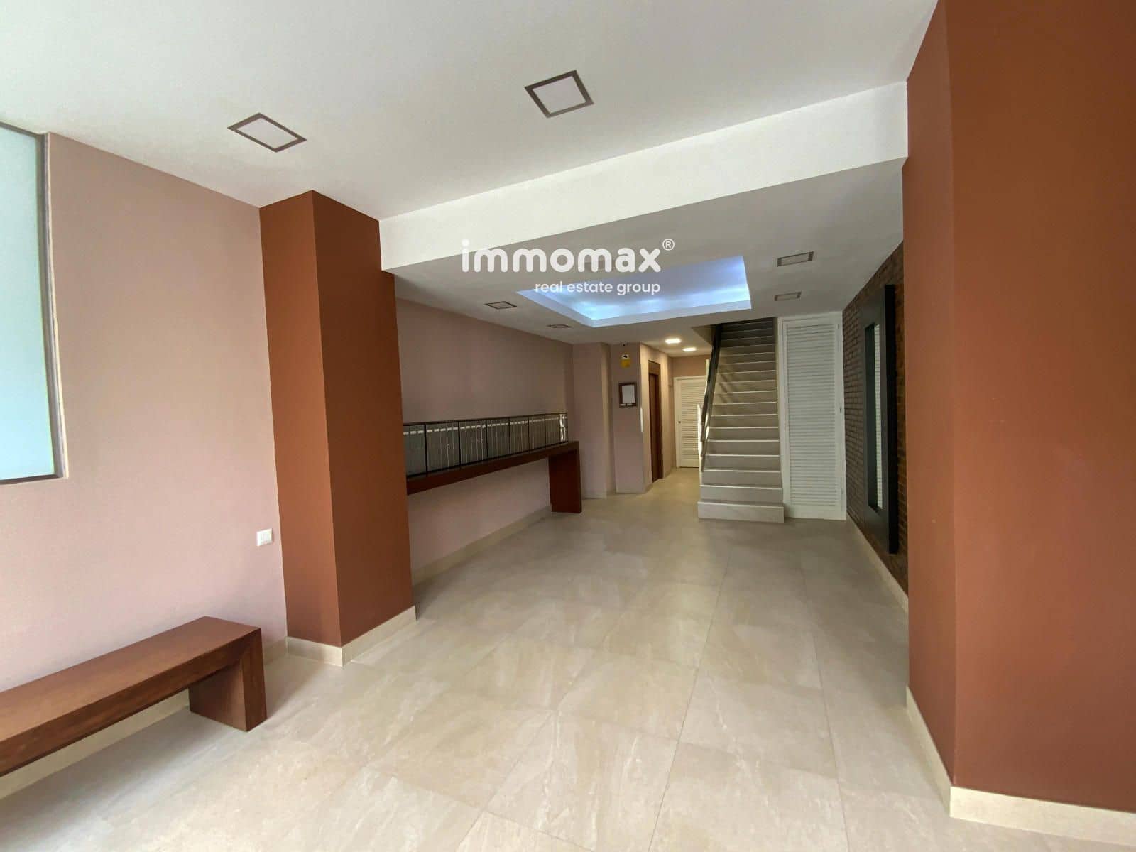 Piso de 3 habitaciones en L'Hospitalet de Llobregat en venta con garaje - 335.000 € (Ref: 10121062)