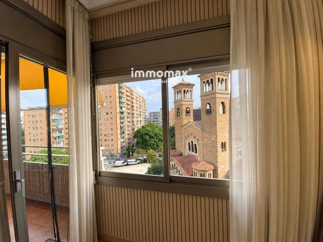 Piso de 3 habitaciones en L'Hospitalet de Llobregat en venta con garaje - 335.000 € (Ref: 10121062)