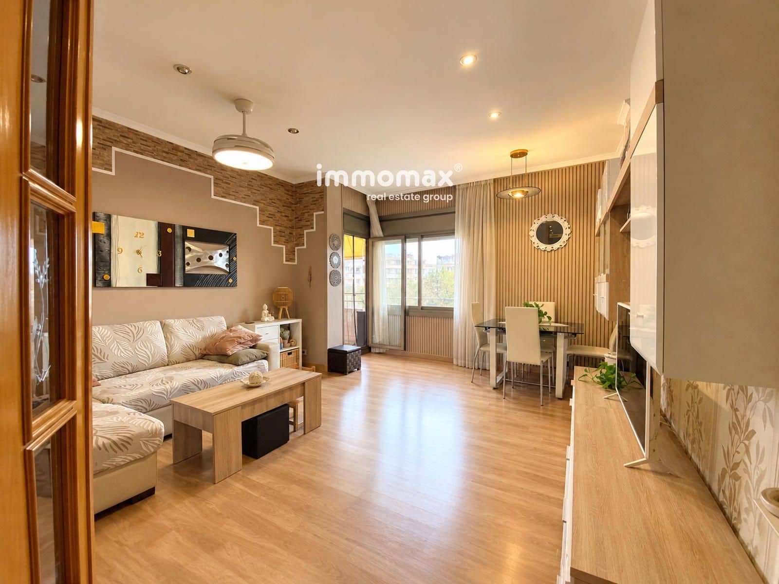 Piso de 3 habitaciones en L'Hospitalet de Llobregat en venta con garaje - 335.000 € (Ref: 10121062)