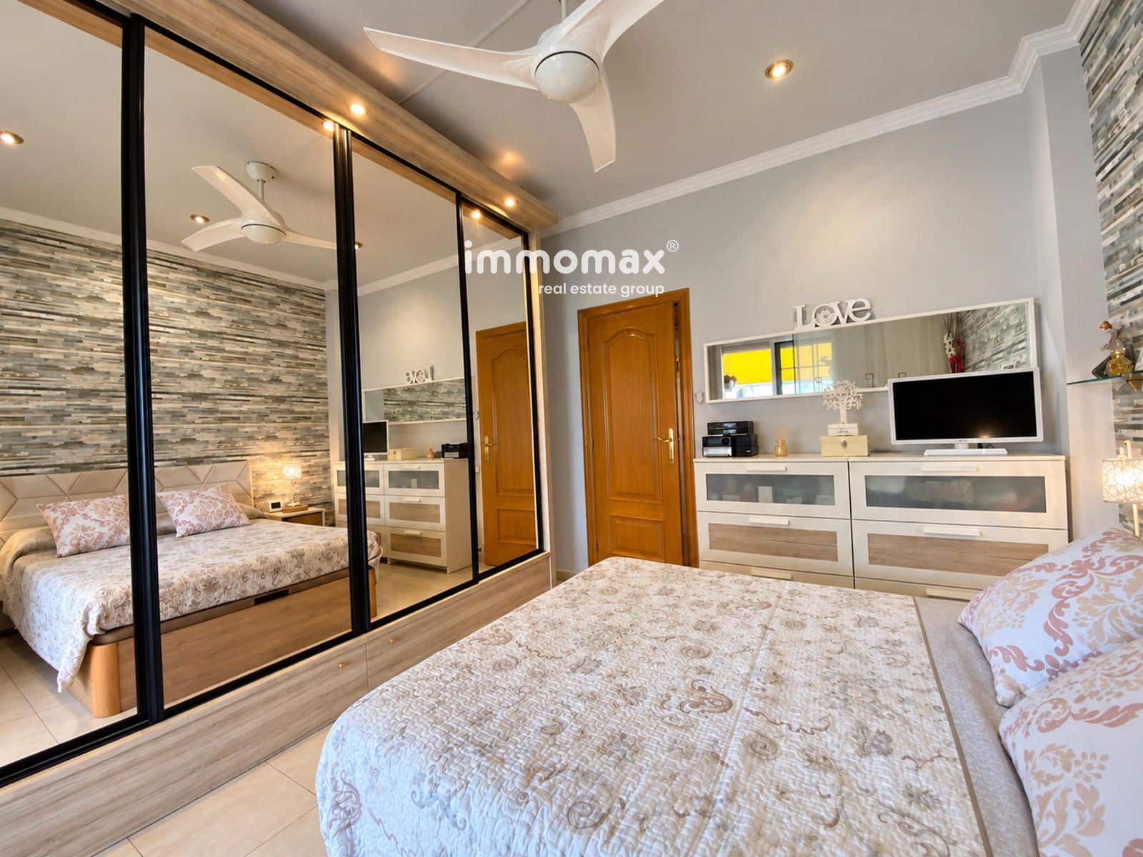 Piso de 3 habitaciones en L'Hospitalet de Llobregat en venta con garaje - 335.000 € (Ref: 10121062)