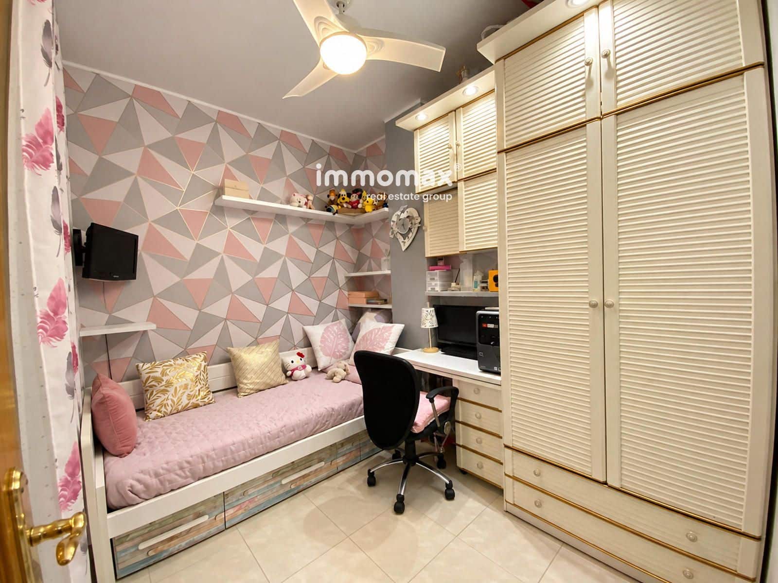 Piso de 3 habitaciones en L'Hospitalet de Llobregat en venta con garaje - 335.000 € (Ref: 10121062)