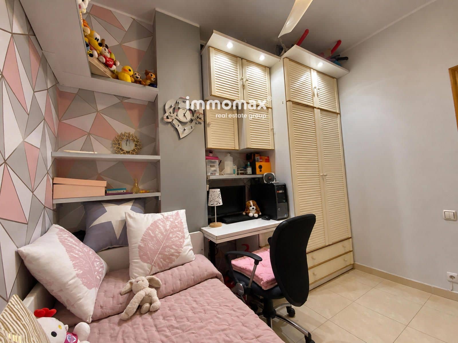 Piso de 3 habitaciones en L'Hospitalet de Llobregat en venta con garaje - 335.000 € (Ref: 10121062)