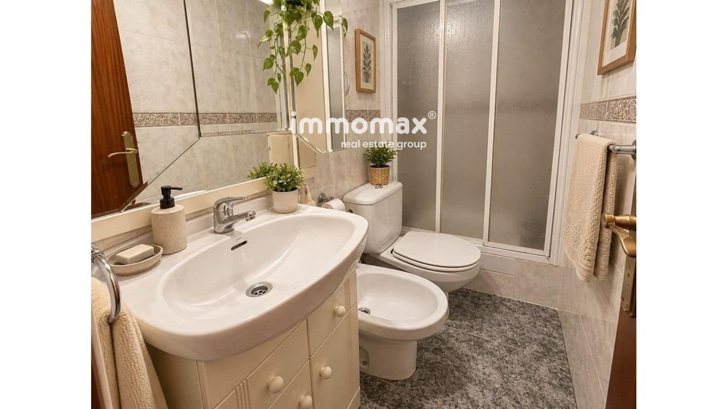 Piso de 3 habitaciones en Barcelona ciudad en venta - 278.400 € (Ref: 10130447)